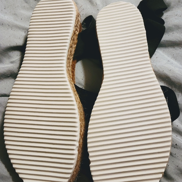 Sandals - Picture 3 of 3